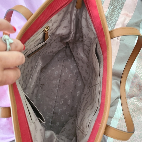 Authentic Michael Kors Handbag - Picture 3 of 9